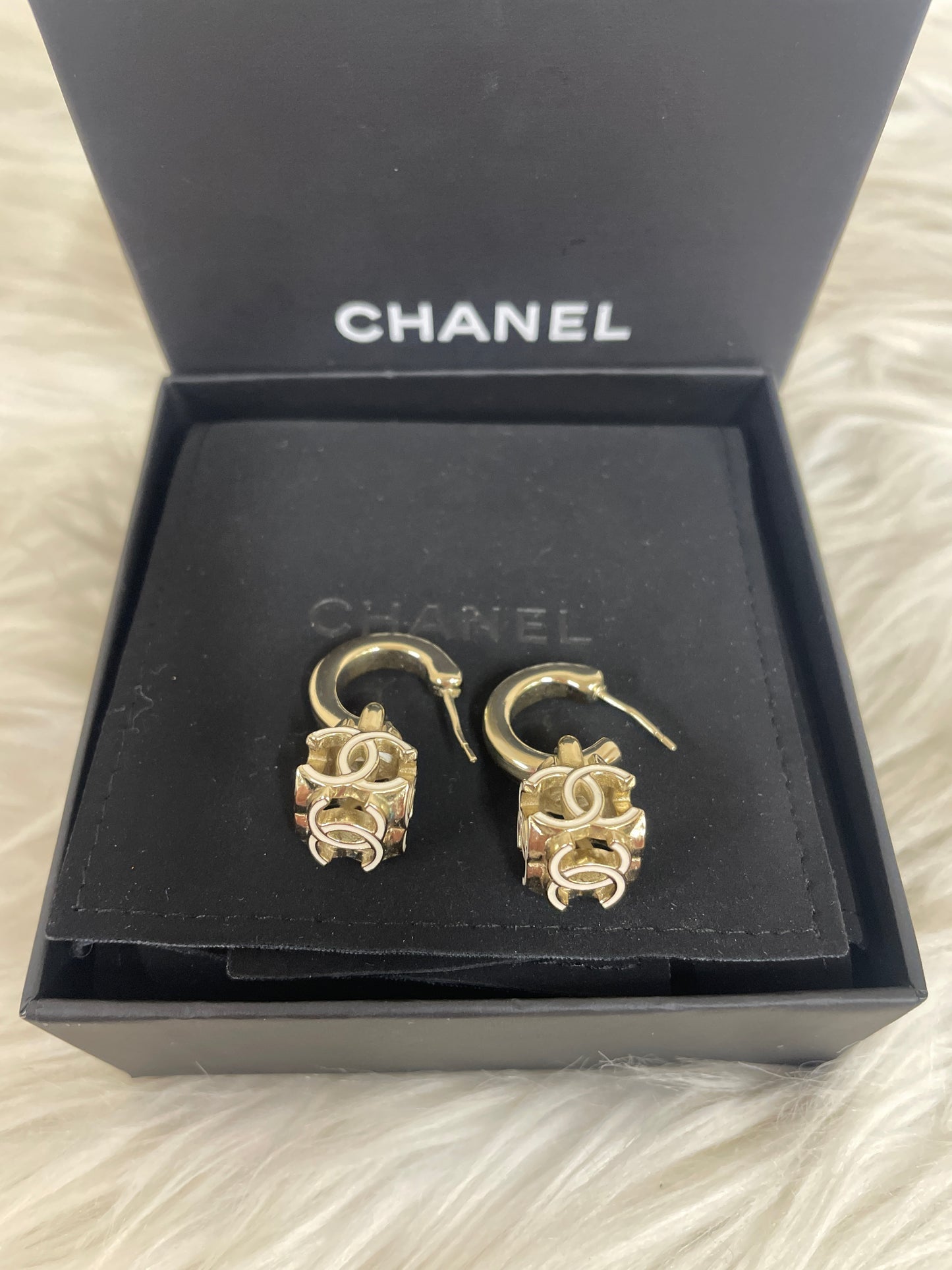 Chanel Gold Earrings A-16678