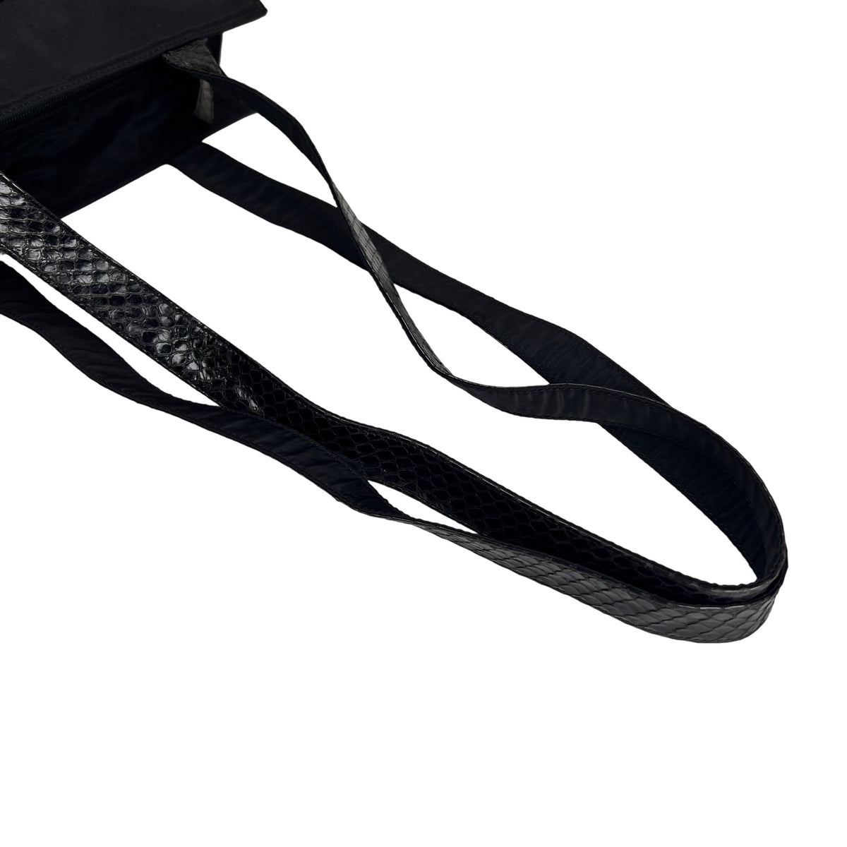Prada Black Tote Bags A-16720