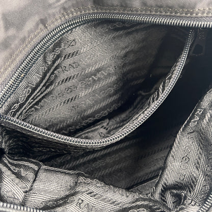 Prada Black Tote Bags A-16720