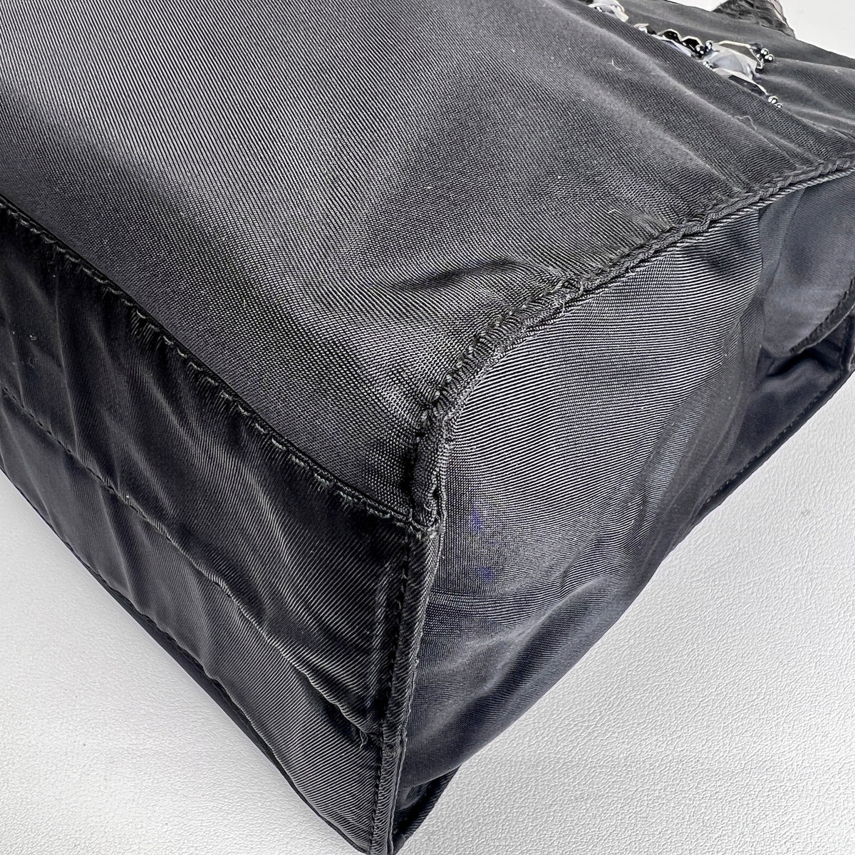 Prada Black Tote Bags A-16720