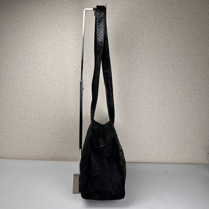 Prada Black Tote Bags A-16720
