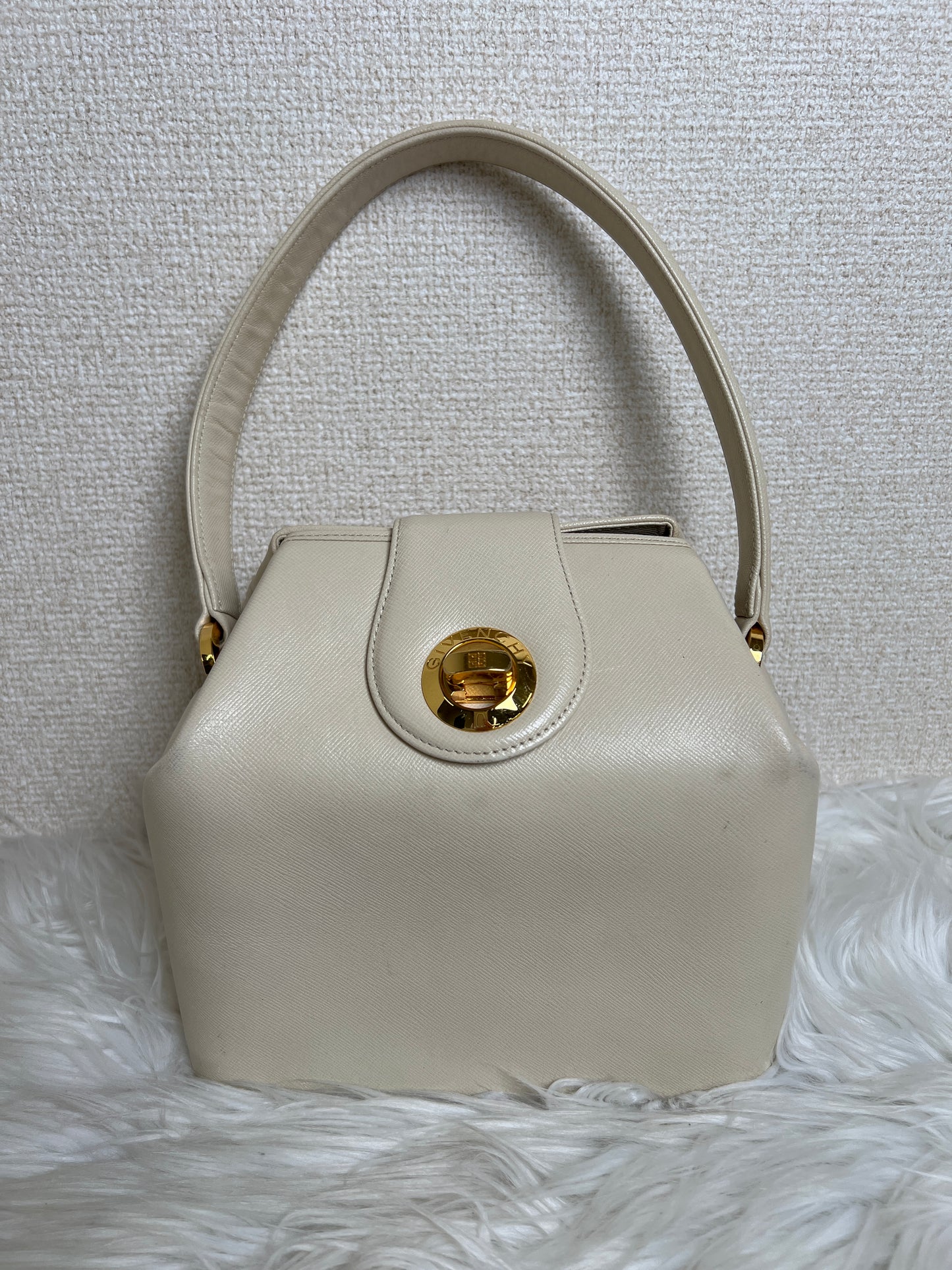 Givenchy White Handle Bags A-16738