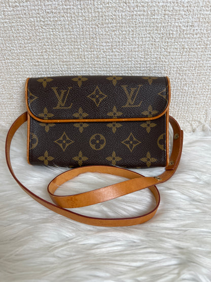 Louis Vuitton Brown Shoulder Bags A-16745