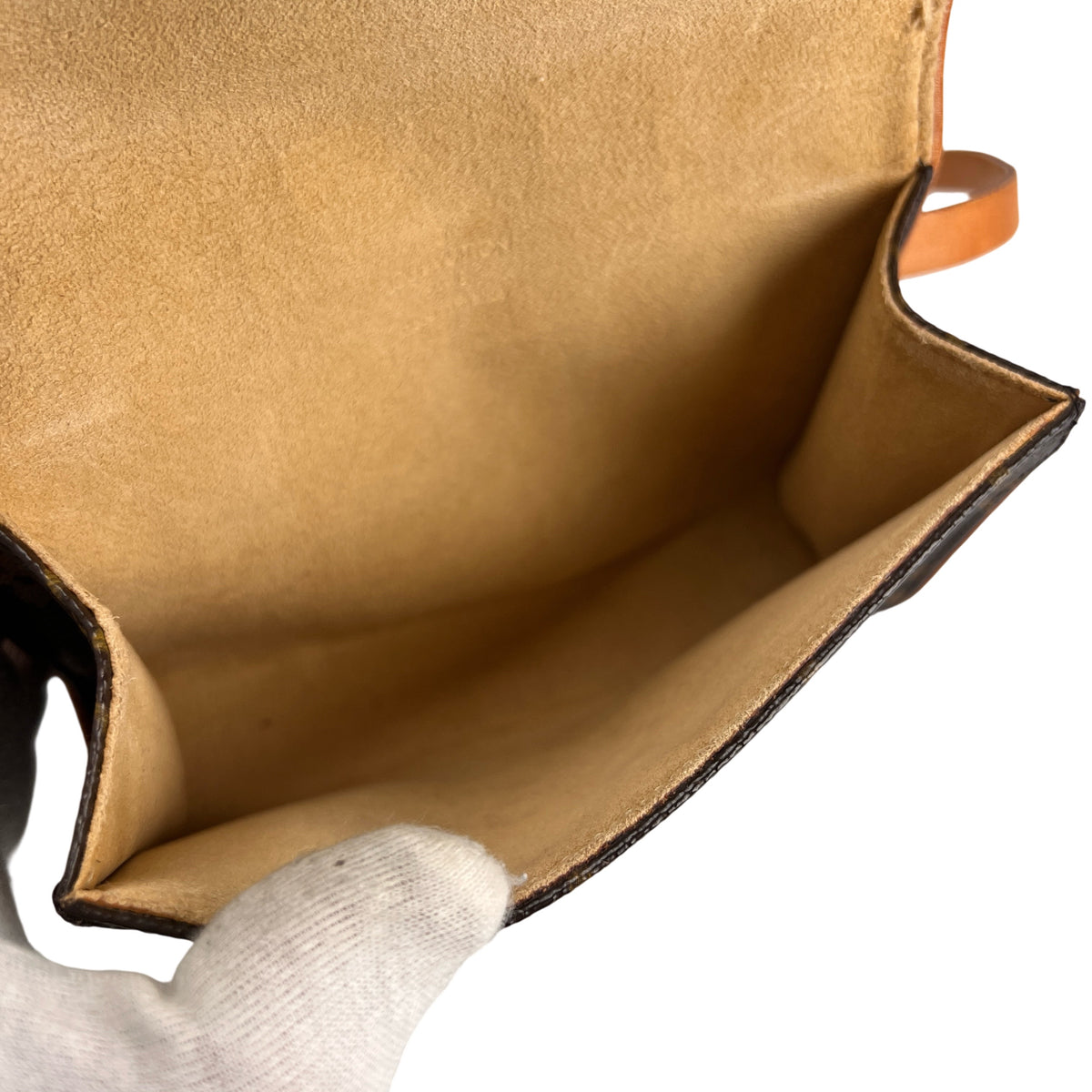 Louis Vuitton Brown Shoulder Bags A-16745