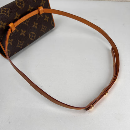 Louis Vuitton Brown Shoulder Bags A-16745