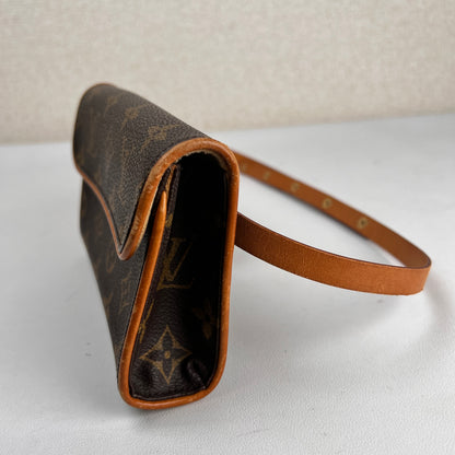 Louis Vuitton Brown Shoulder Bags A-16745