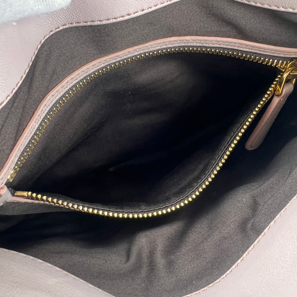 Miu Miu Pink Handle Bags A-16786