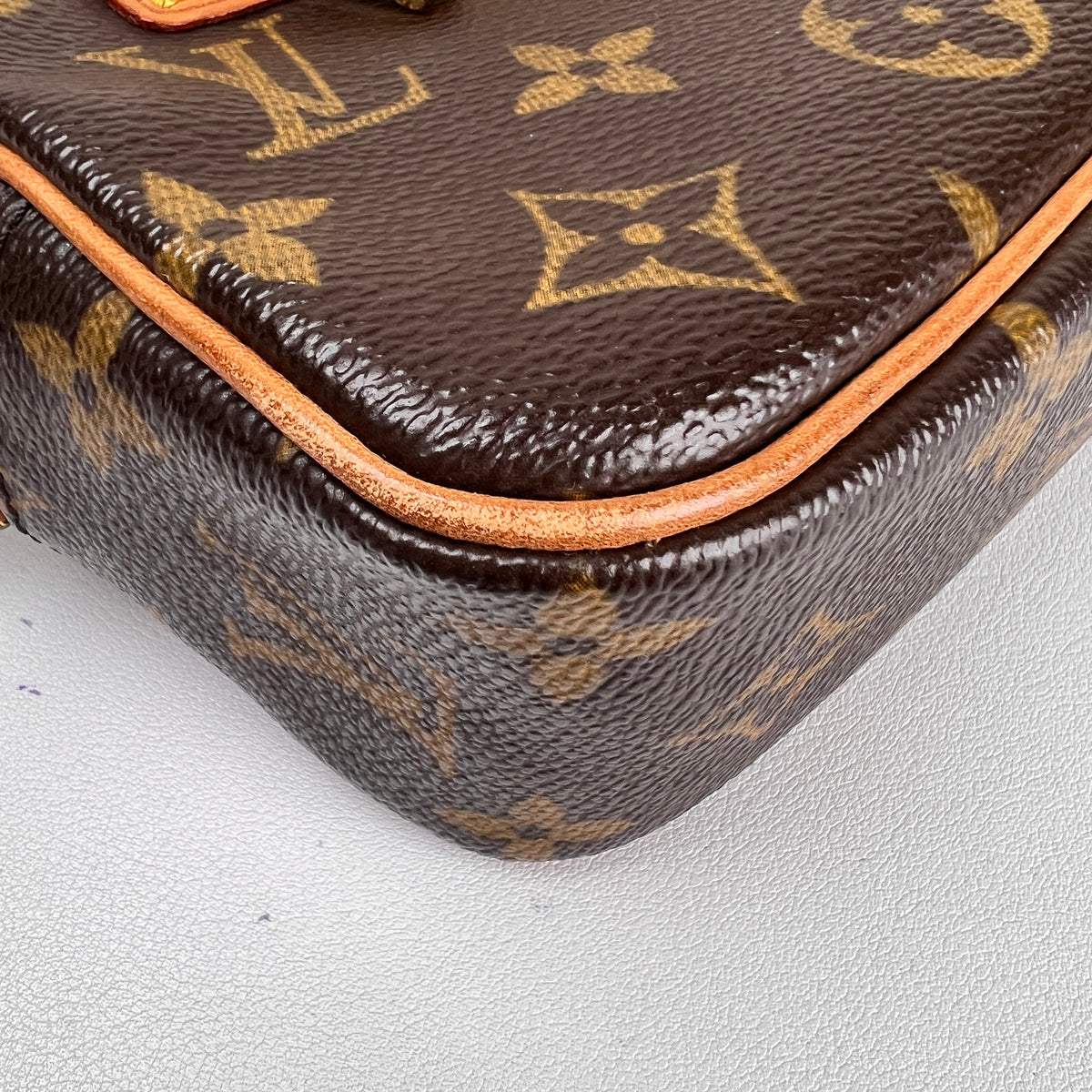 Louis Vuitton Brown Handle Bags A-16787