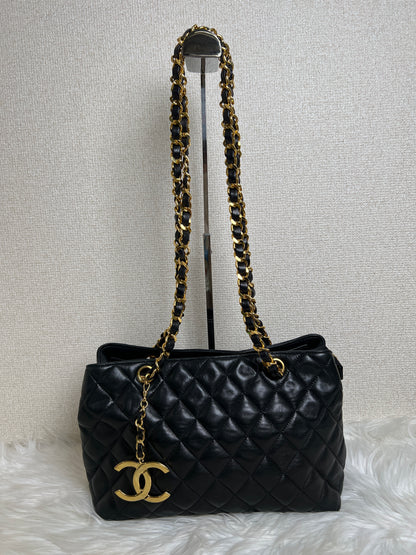Chanel Black Tote Bags A-16790