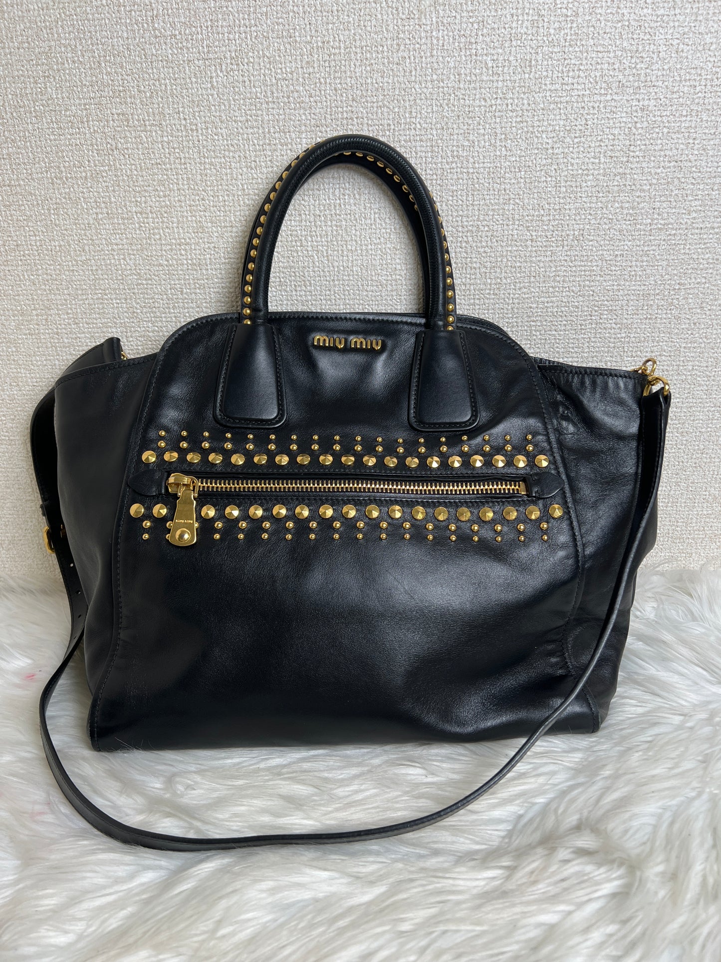Miu Miu Black Tote Bags A-16792