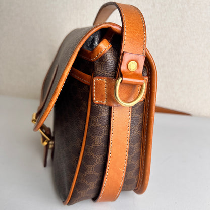 Celine Brown Shoulder Bags A-16800