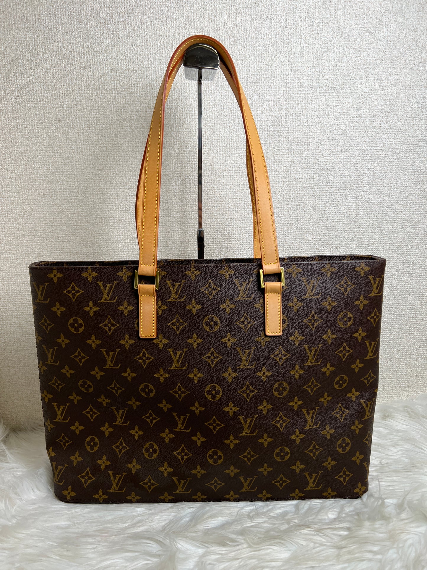 Louis Vuitton Brown Handle Bags A-16811