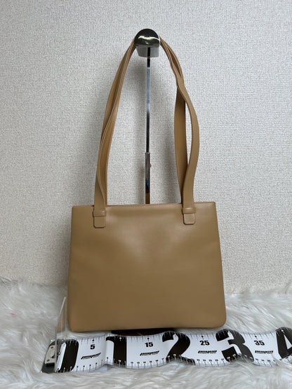 Chanel Beige Tote Bags A-16815