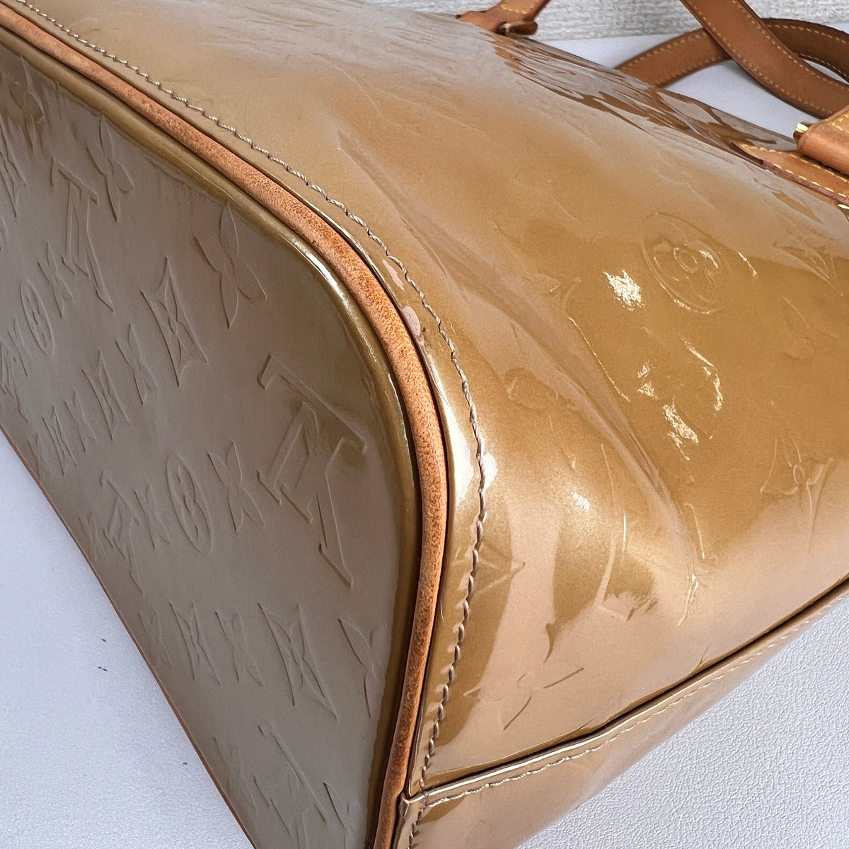 Louis Vuitton Beige Handle Bags A-16817