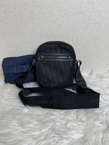 Dior Black Shoulder Bags A-16820
