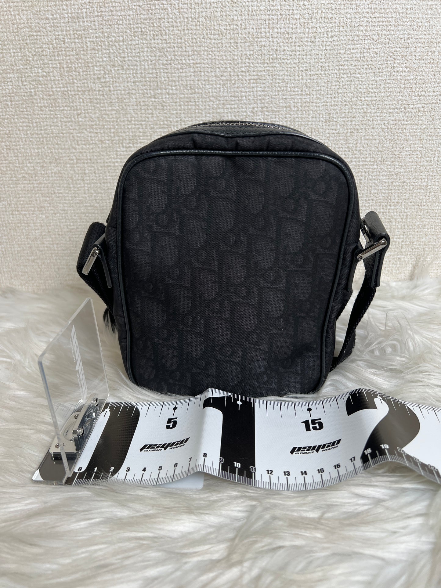 Dior Black Shoulder Bags A-16820