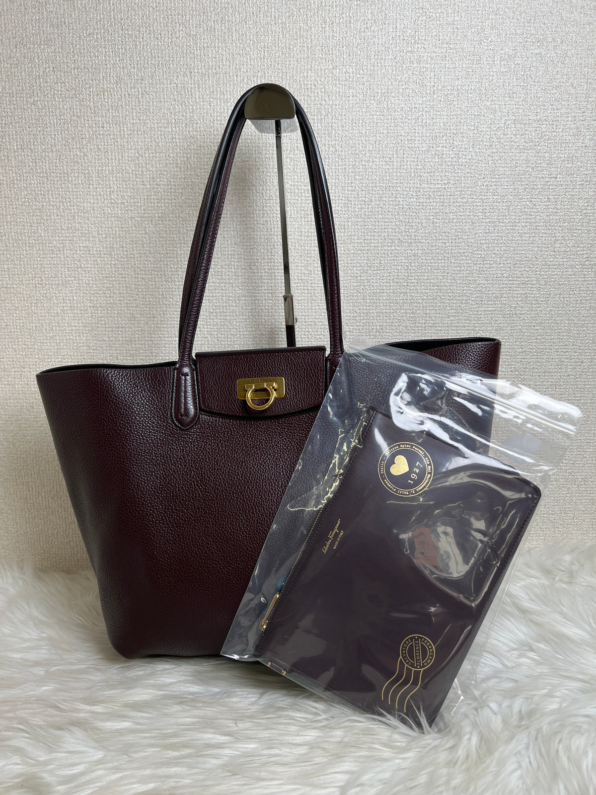 Ferragamo Bordeaux Tote Bags A-16822