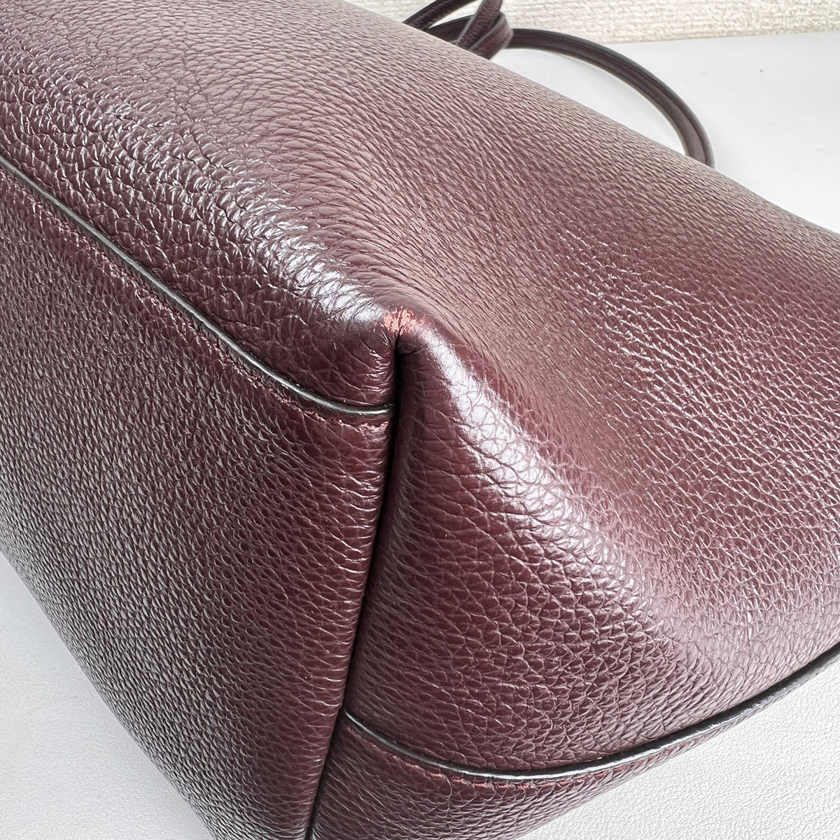 Ferragamo Bordeaux Tote Bags A-16822