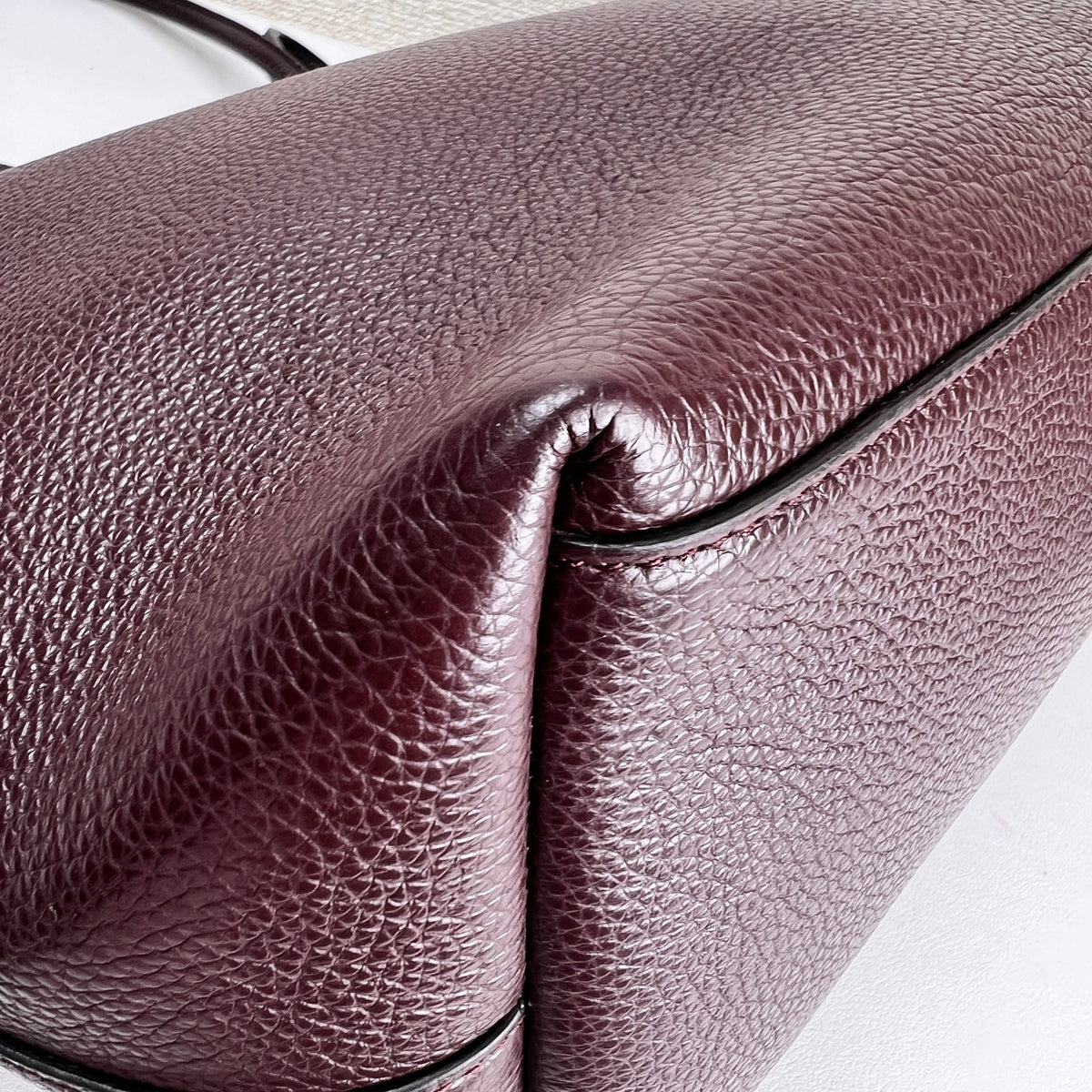 Ferragamo Bordeaux Tote Bags A-16822