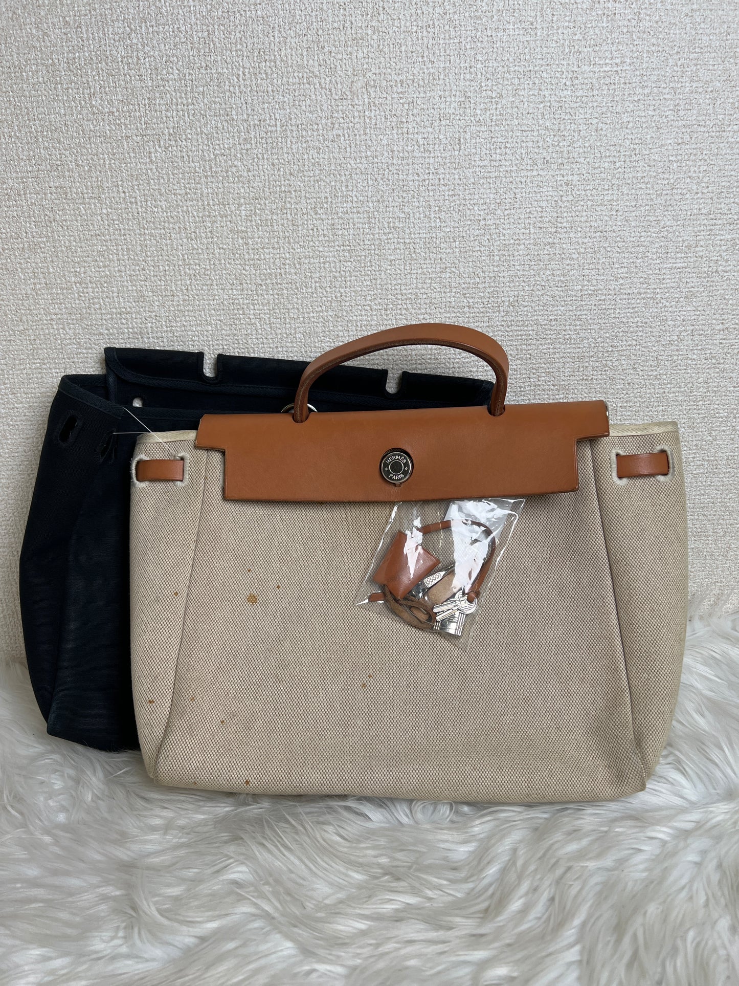 Hermes Black Tote Bags A-16827