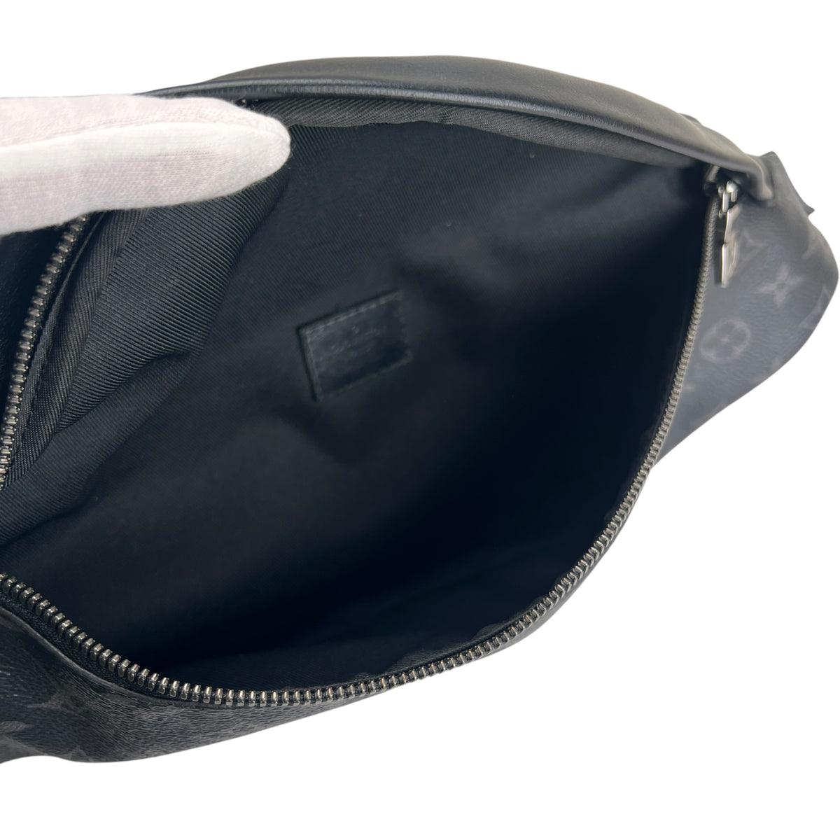 Louis Vuitton Black Shoulder Bags A-16829