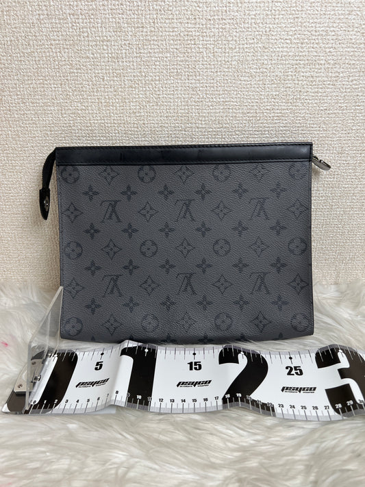 Louis Vuitton Gray Shoulder Bags A-16830