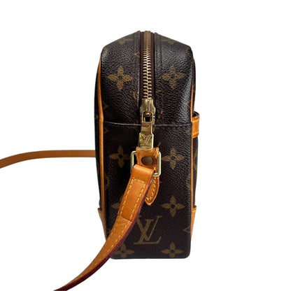 Louis Vuitton Brown Shoulder Bags A-16832
