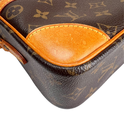 Louis Vuitton Brown Shoulder Bags A-16832