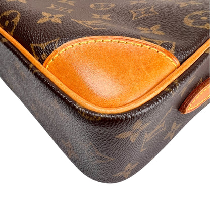 Louis Vuitton Brown Shoulder Bags A-16832