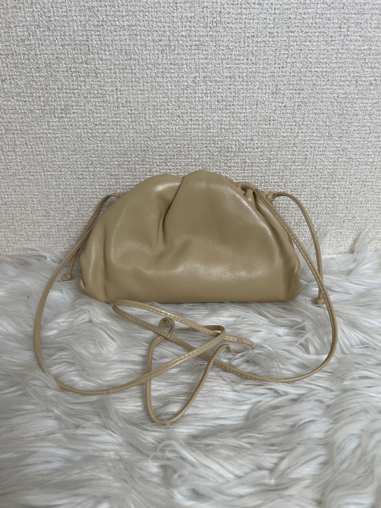 Bottega Veneta Beige Shoulder Bags A-16835