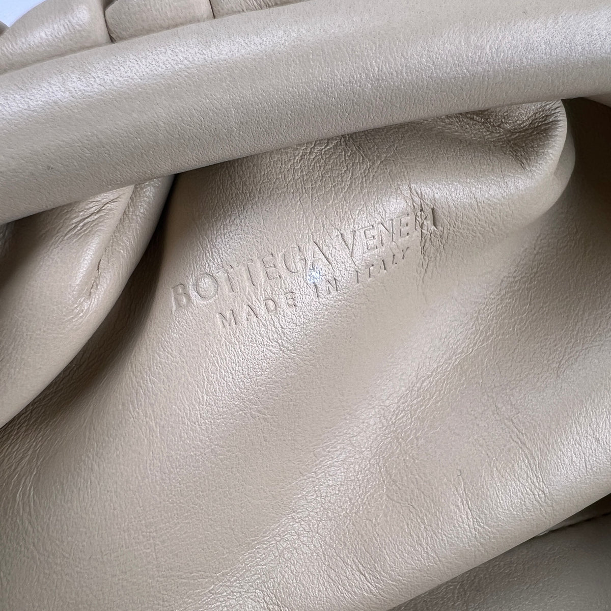 Bottega Veneta Beige Shoulder Bags A-16835