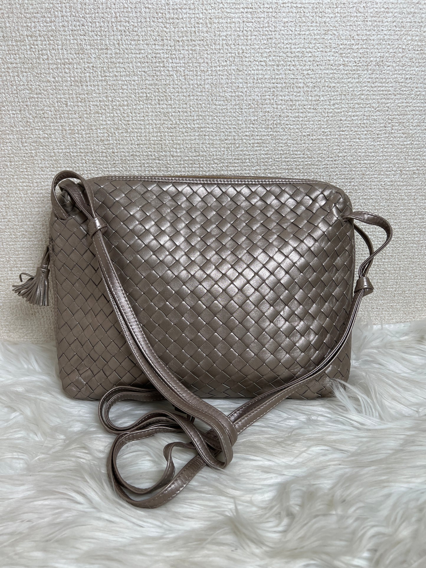 Bottega Veneta Silver Shoulder Bags A-16836