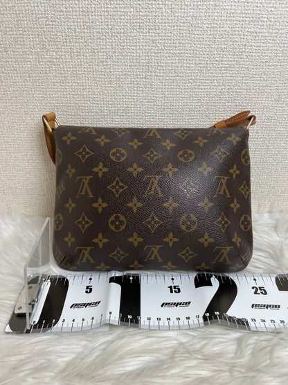 Louis Vuitton Brown Shoulder Bags A-16838