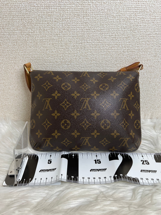 Louis Vuitton Brown Shoulder Bags A-16838
