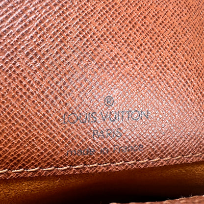 Louis Vuitton Brown Shoulder Bags A-16838