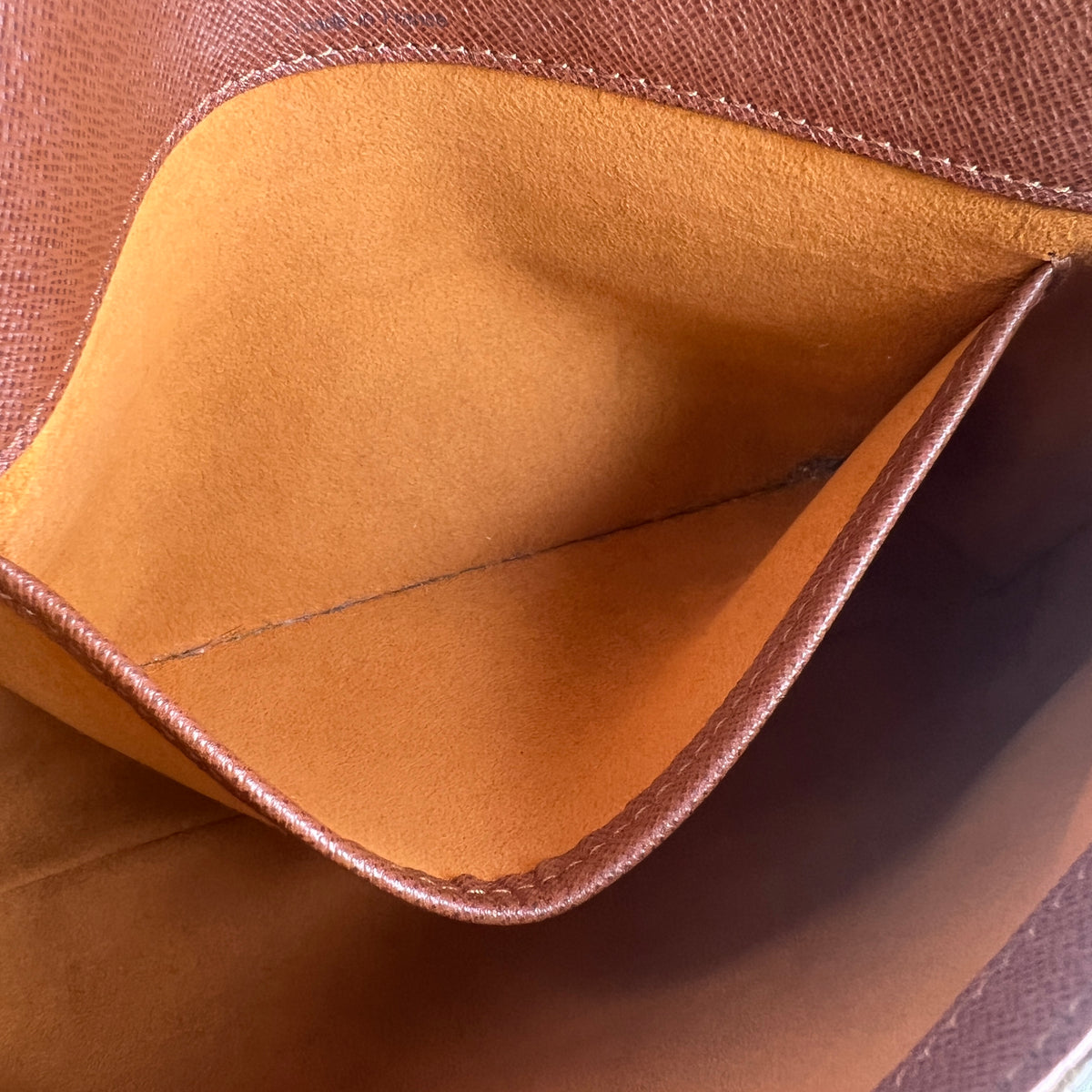Louis Vuitton Brown Shoulder Bags A-16838