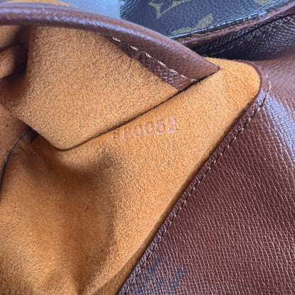 Louis Vuitton Brown Shoulder Bags A-16839