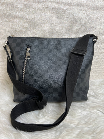 Louis Vuitton Black Handle Bags A-16843
