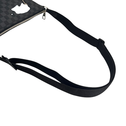 Louis Vuitton Black Handle Bags A-16843