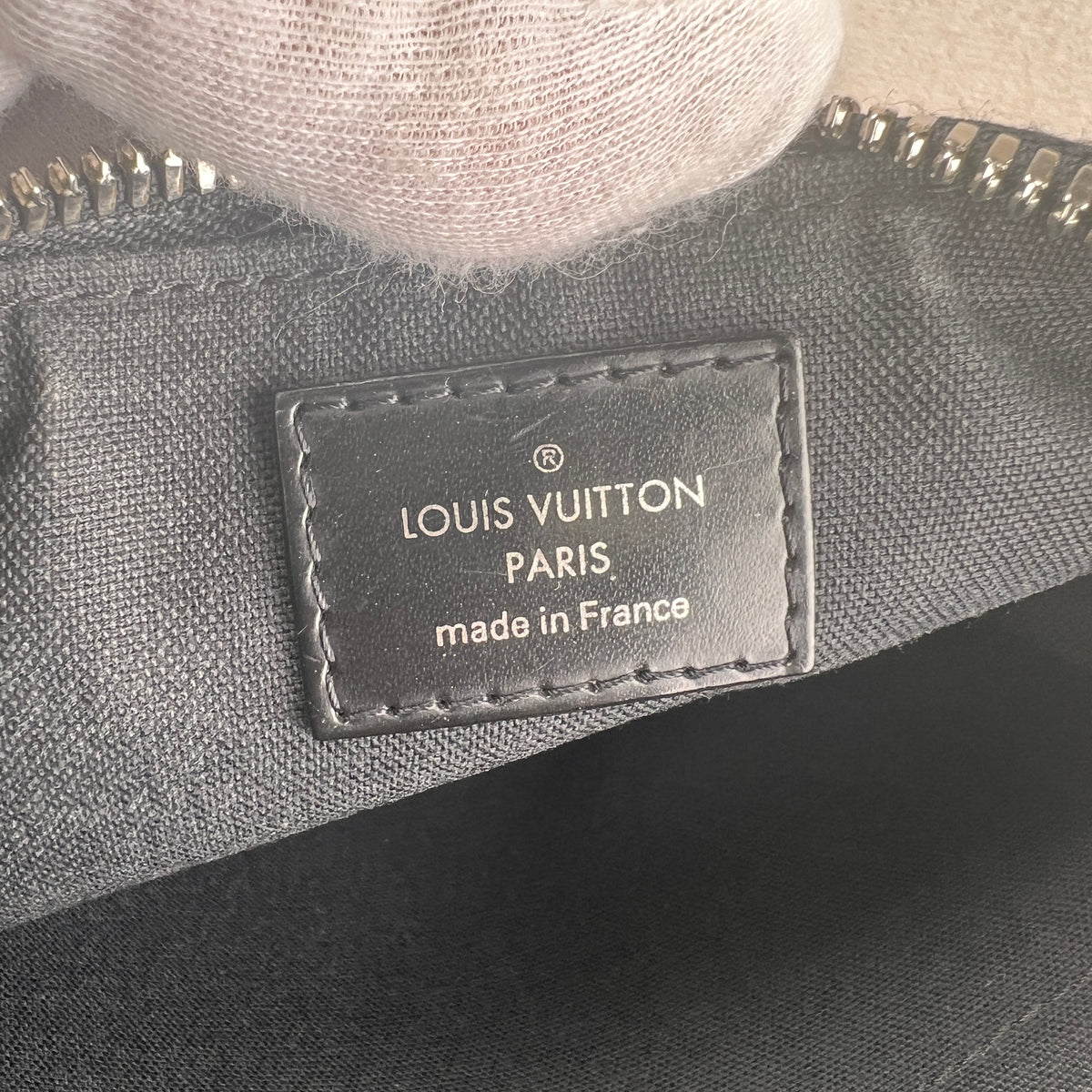 Louis Vuitton Black Handle Bags A-16843