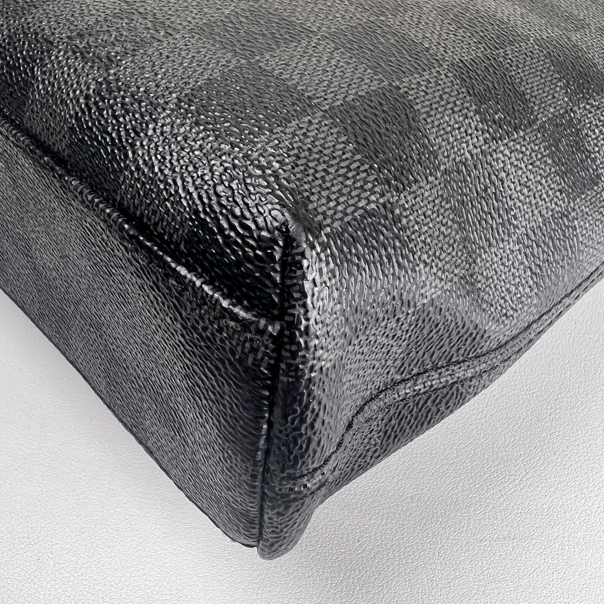 Louis Vuitton Black Handle Bags A-16843