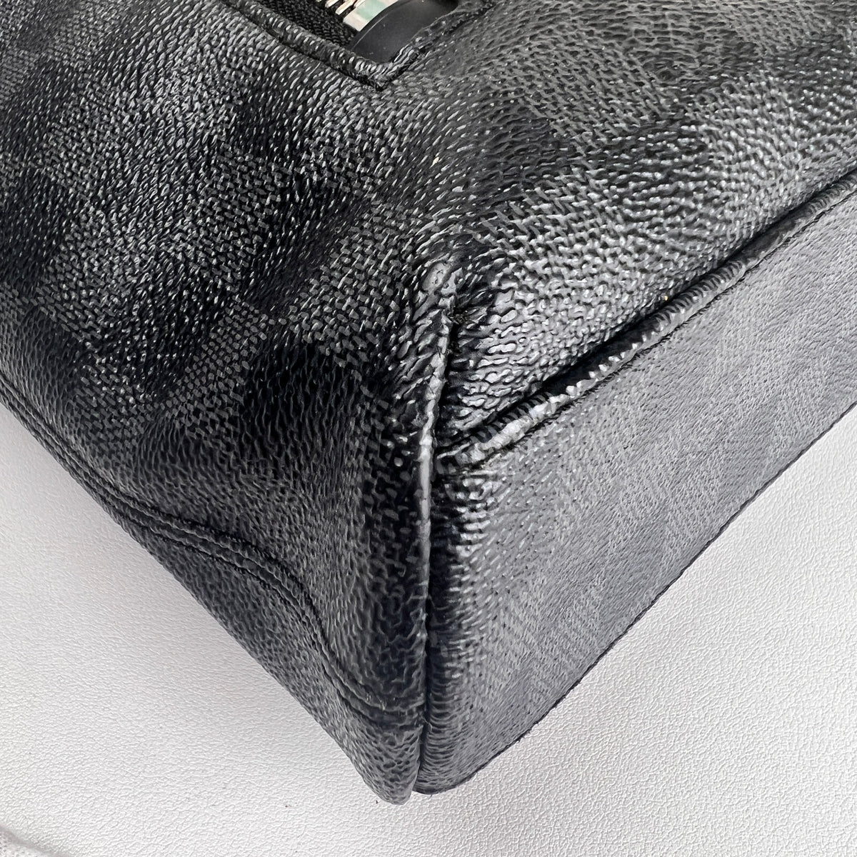 Louis Vuitton Black Handle Bags A-16843