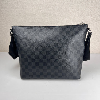 Louis Vuitton Black Handle Bags A-16843