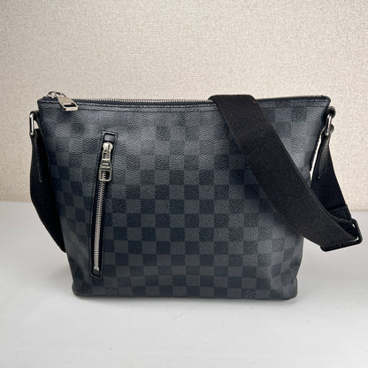 Louis Vuitton Black Handle Bags A-16843