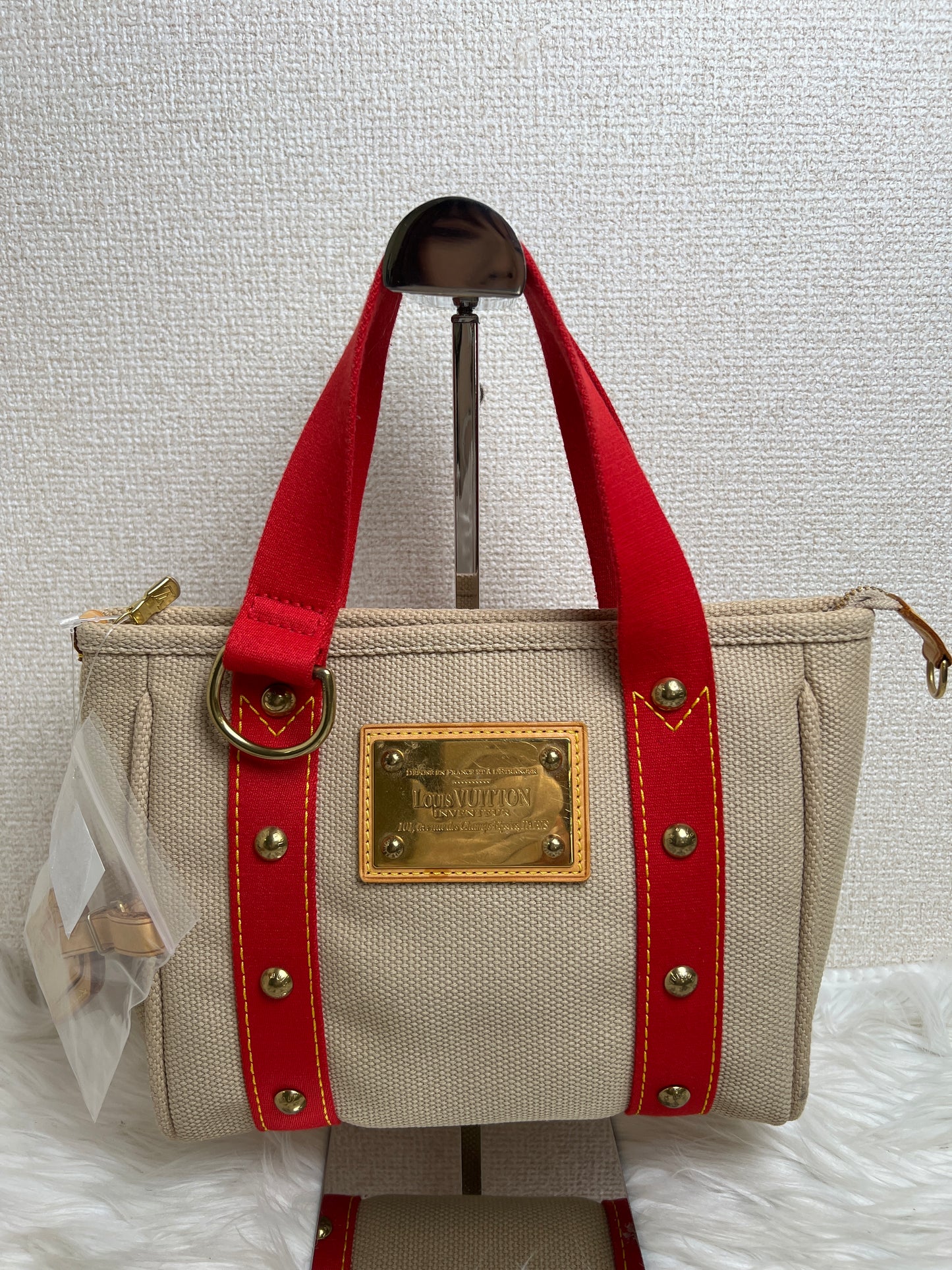 Louis Vuitton Beige Handle Bags A-16844