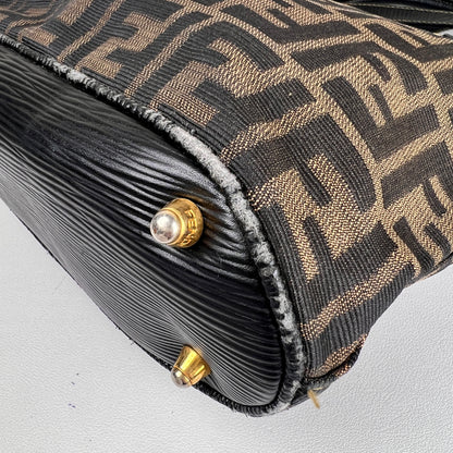Fendi Black Tote Bags A-16848