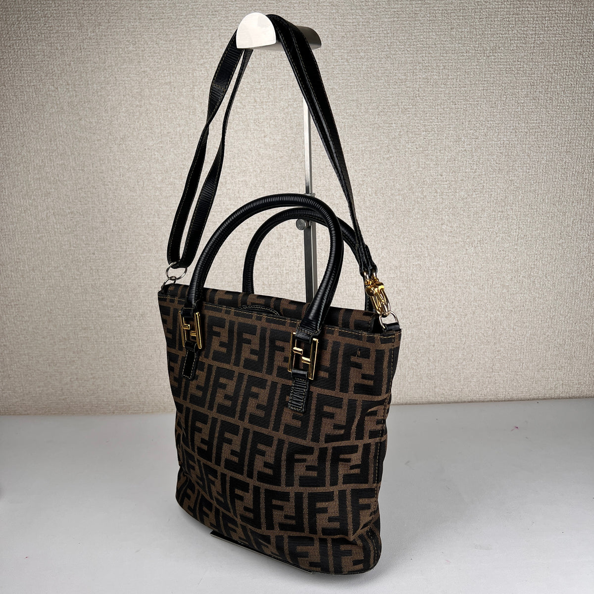 Fendi Black Tote Bags A-16848