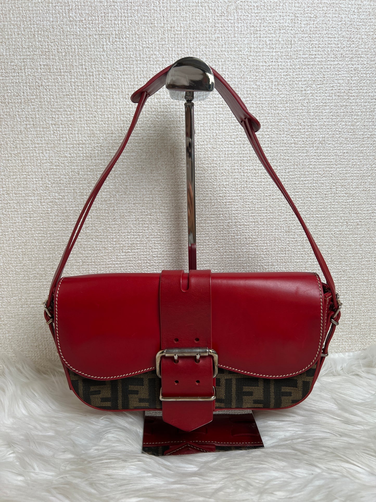 Fendi Red Shoulder Bags A-16856