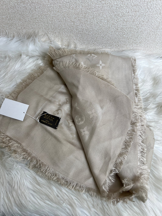Louis Vuitton Beige Scarves A-16891