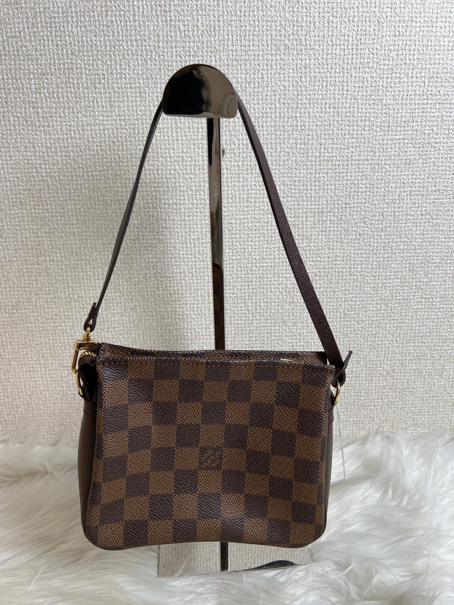 Louis Vuitton Brown Pouches A-16907